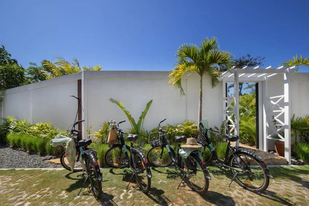 Turnkey selong belanak villa for sale - Entrance