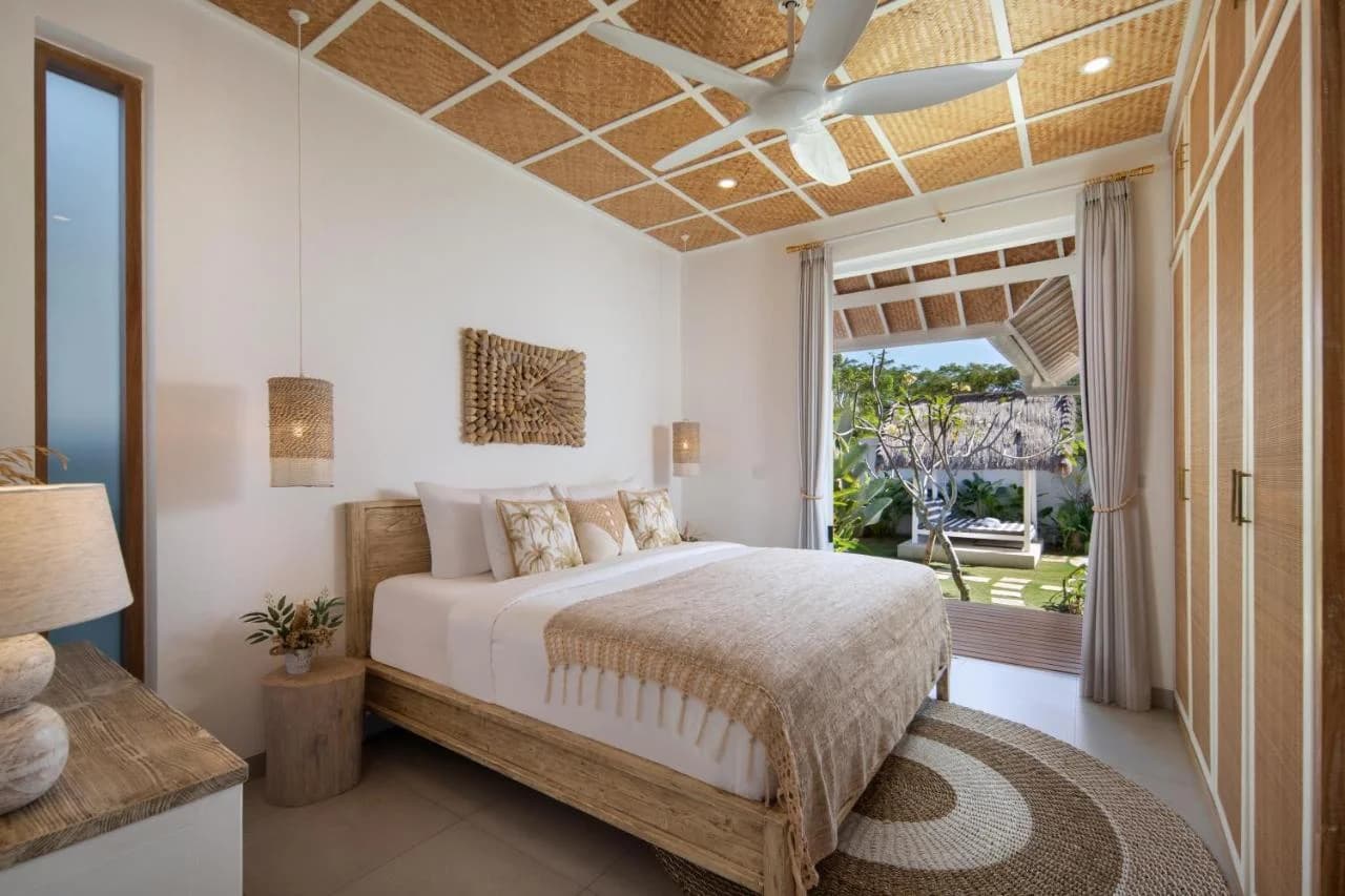 Turnkey selong belanak villa for sale - Master bedroom