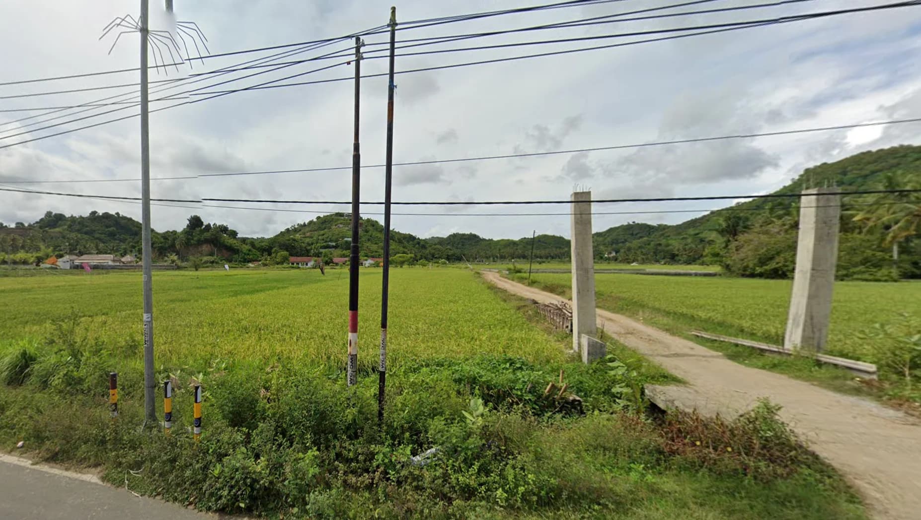 Land for sale in Selong Belanak