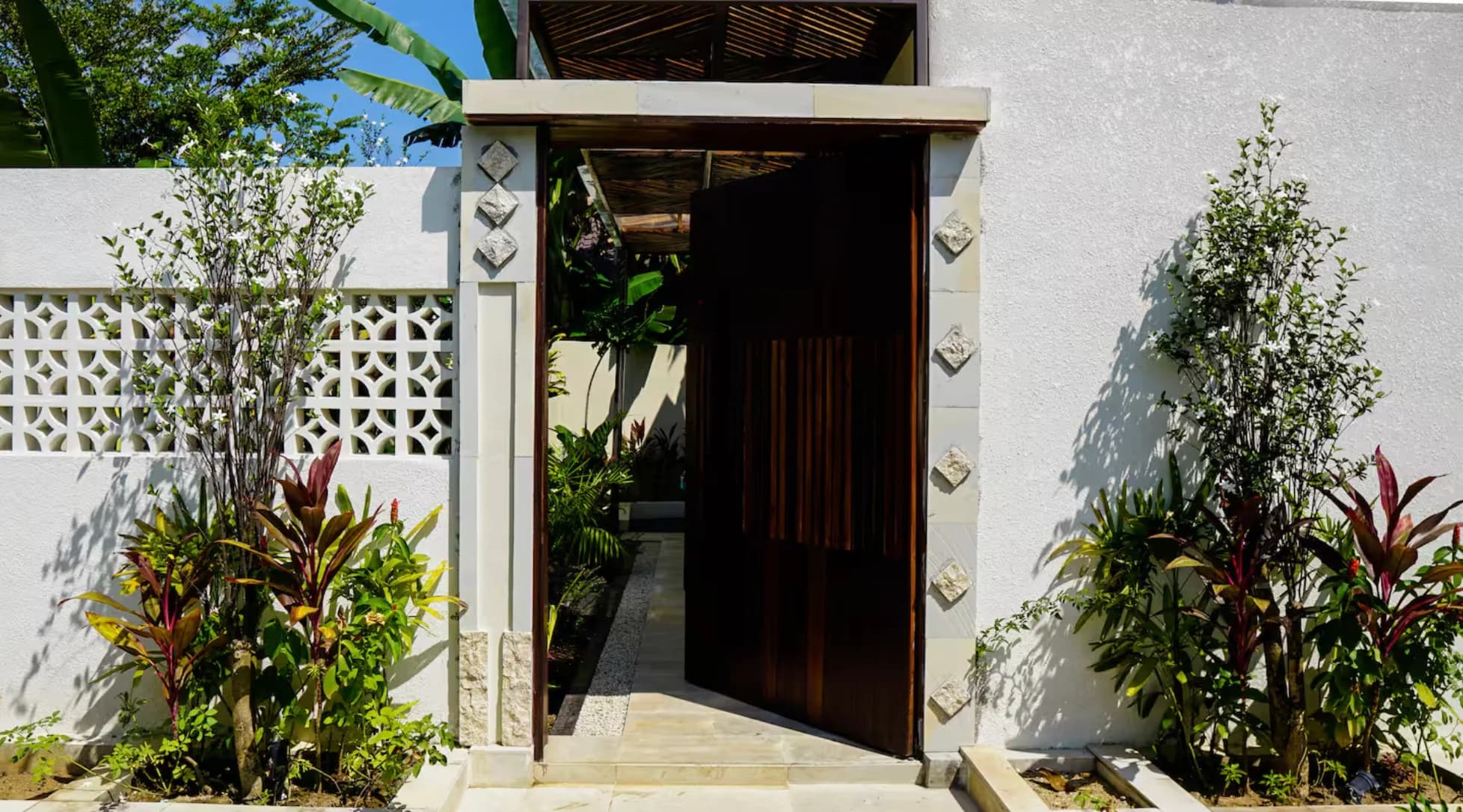 Exclusive-Villas-for-Sale-in-Kuta-Lombok