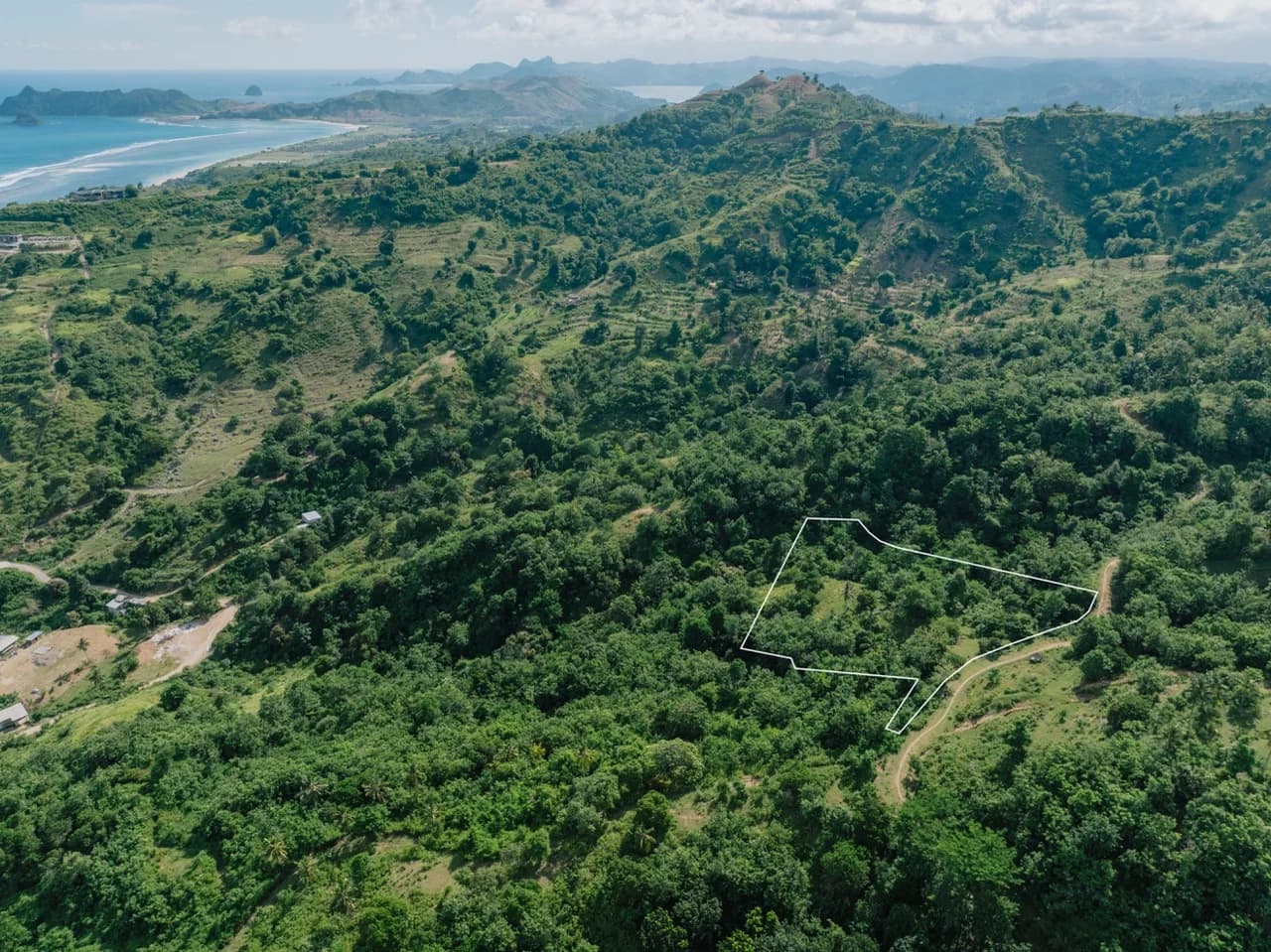 Seaview land for sale in Torok