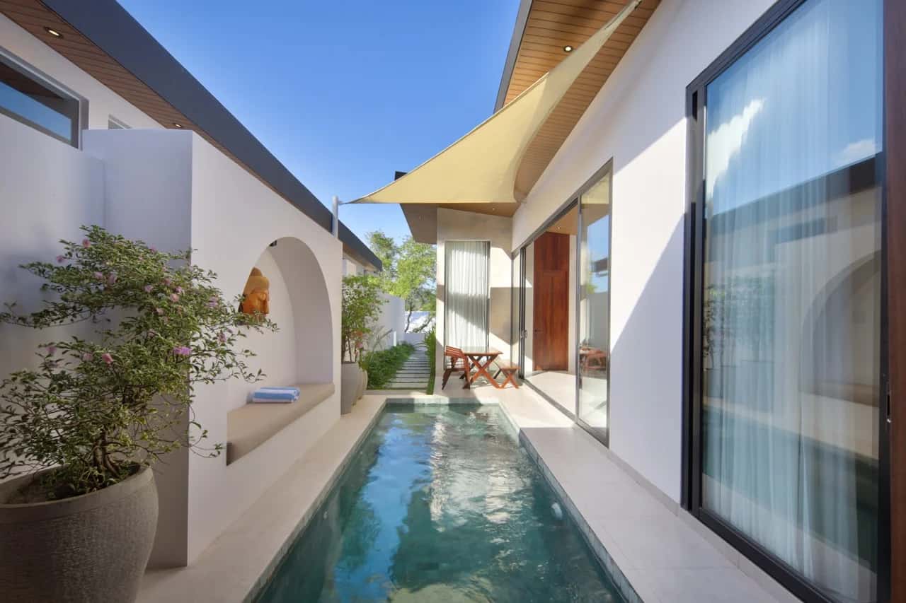 3-Bedroom Villa in Kuta Lombok for Sale swimming pool
