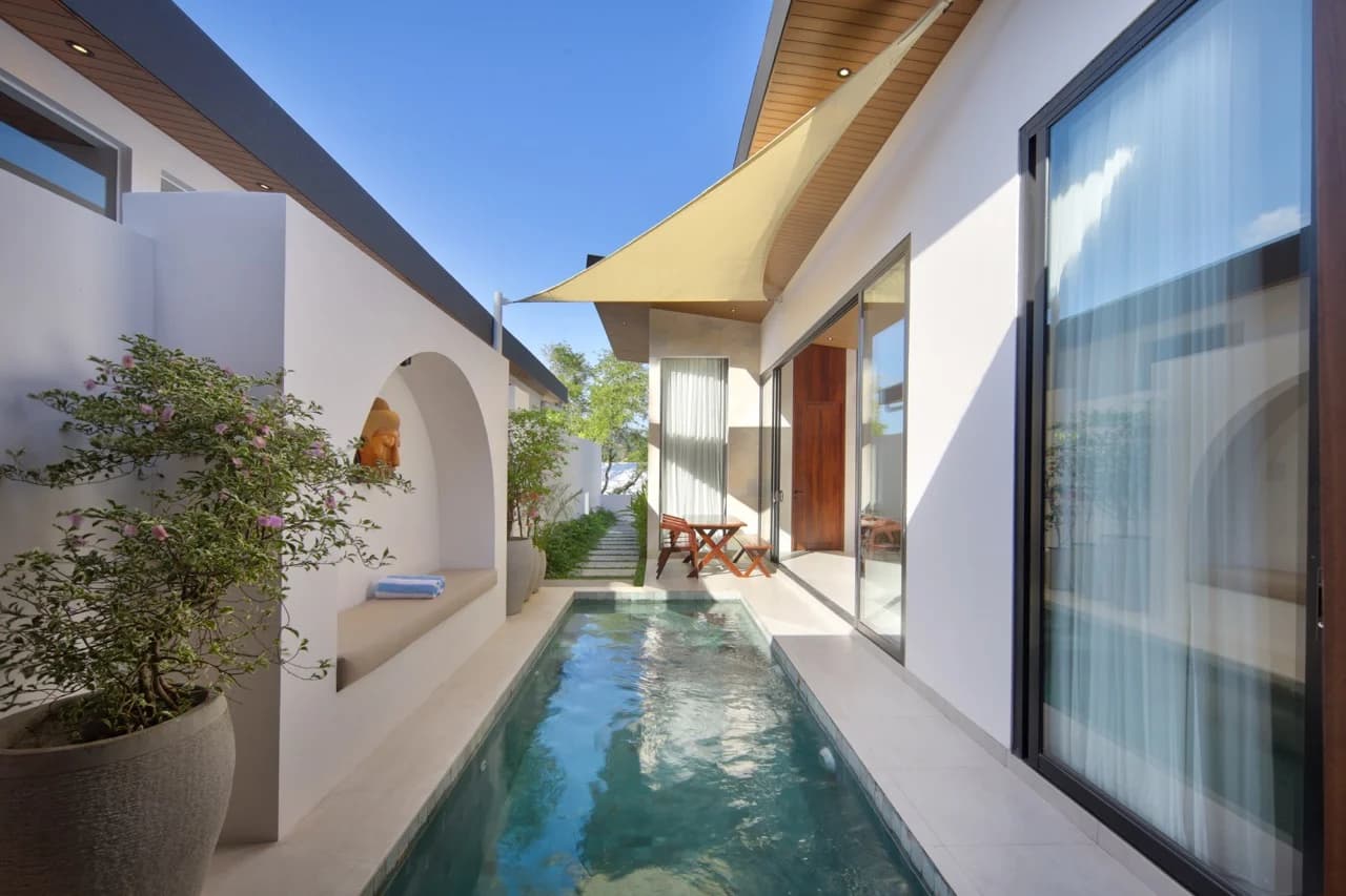 3-Bedroom Villa in Kuta Lombok for Sale swimming pool