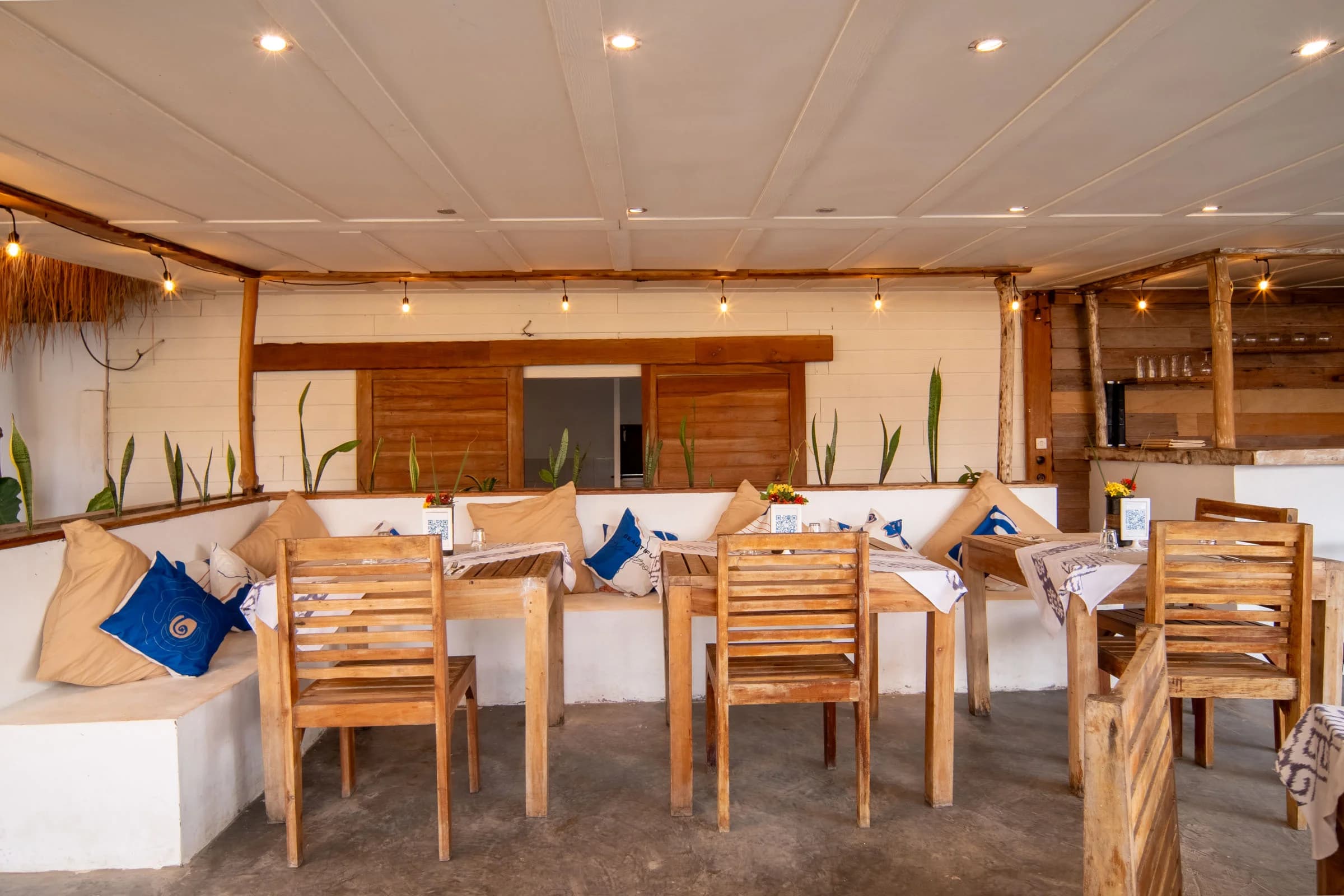 Eat in Selong Belanak