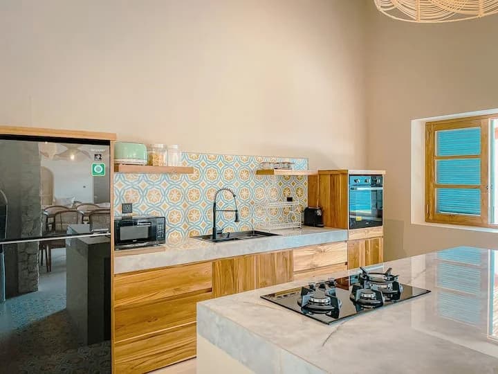 Luxury Villa For Sale in Serangan - kitchen